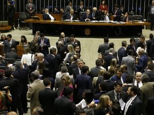 Câmara aprova em segundo turno redução da maioridade penal
