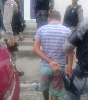 Adolescente é detido com arma de fogo em avenida de Maceió