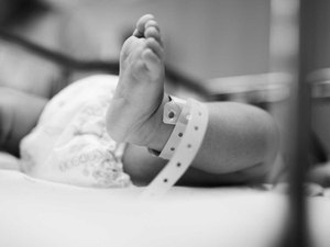 Jovem é espancado até a morte após atropelar e matar bebê