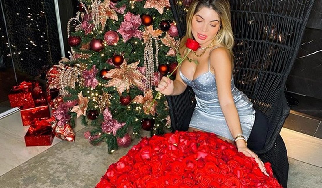 GKay ganha 500 rosas vermelhas de Rezende; buquê custa mais de R$ 3 mil