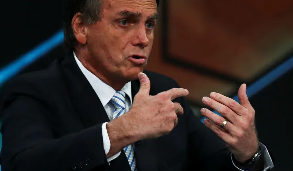 CGU derruba sigilo sobre cartão de vacina de Bolsonaro e quer saber se ele foi vacinado