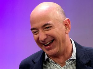Com US$ 90,6 bi, dono da Amazon passa Bill Gates e é o mais rico do mundo