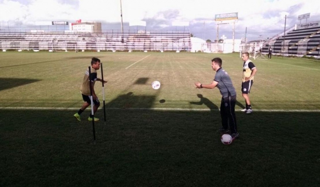 André Nunes e Luiz Paulo voltam a treinar com bola