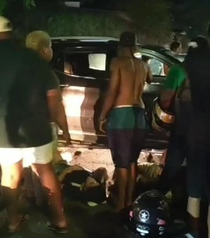 Colisão entre carro e moto deixam dois feridos na Avenida Leste-Oeste