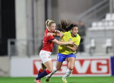 Seleção feminina perde para Noruega em penúltimo compromisso do ano