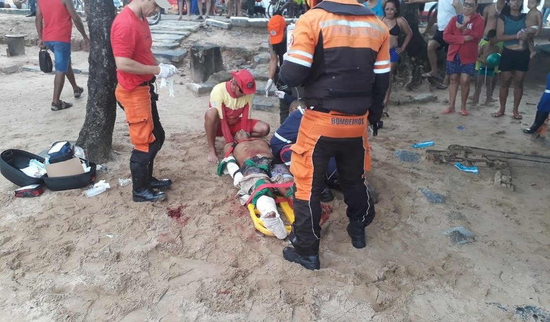 Homem atacado por tubarão no Recife corre risco de morrer, afirma médico