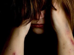 Pesquisa mostra que homens ainda culpam mulher por estupro