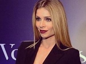 Grazi leva todos os prêmios, enche o cofrinho e abandona vaidade