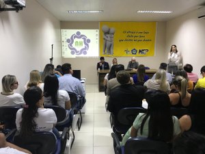 Hospital realiza seminário sobre suicídio e homenageia jovem arapiraquense