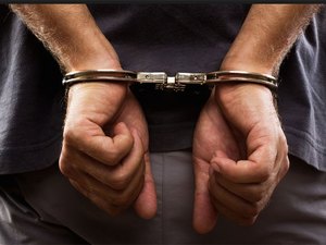 Após descumprir medida protetiva, jovem de 18 anos é preso no Centro de Pilar