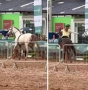 Cavalo fica descontrolado em evento e é travado por menina de 12 anos