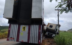 Acidente na AL-105 deixou dois mortos