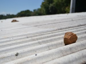 Suspeitos jogam pedra no telhado de igreja durante culto em Arapiraca 