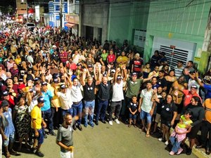Antonio e Nivaldo Albuquerque levam milhares de pessoas às ruas em São Brás
