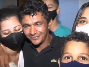 Motorista de aplicativo reencontra família após 20 anos de buscas