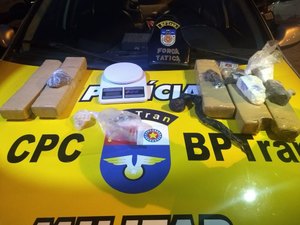 Mulher é presa suspeita de tráfico de drogas após denúncia anônima