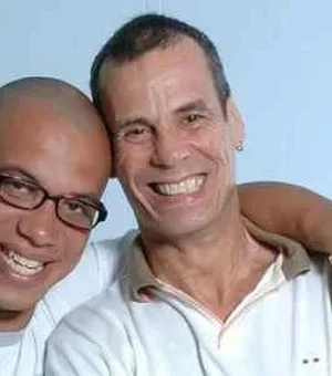 Carlinhos de Jesus relembra encontro com mãe do assassino de seu filho