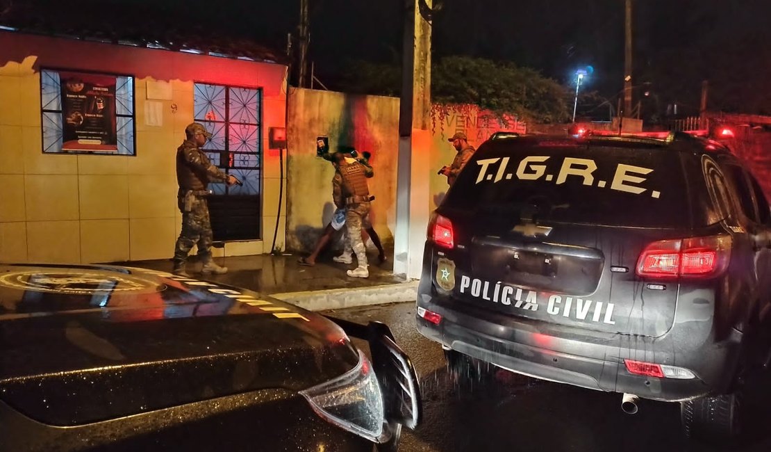 Grupo tático realiza saturação e abordagens no Benedito Bentes