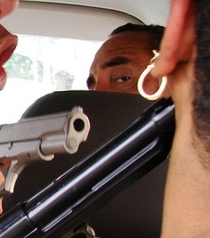 Criminosos fazem motorista refém em Igaci