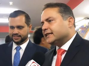 Governador empossa gestor da Semarh e avalia ida do PRTB para Secti 