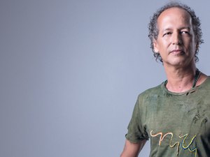 Júnior Almeira lança novo disco nesta quinta-feira (4)