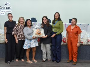 Prefeitura realiza a 2ª entrega de enxovais do projeto “Mãe Arapiraquense” de 2025