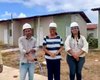 Tia Júlia vistoria obras de 400 casas em Palmeira dos Índios e anuncia entrega