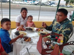 Grupo indígena de imigrantes venezuelanos em Maceió pede doações de alimentos