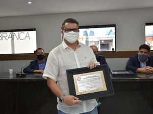 Radialista Marcos Menino recebe título de Cidadão Honorário de Maragogi