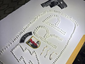 PM apreende drogas e simulacro de arma de fogo em Delmiro Gouveia e Arapiraca