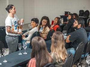 Município de Piranhas recebe carreta-escola do programa Escola do Turismo