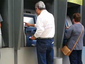 Para combater queda econômica, 13º de aposentados será antecipado pra abril