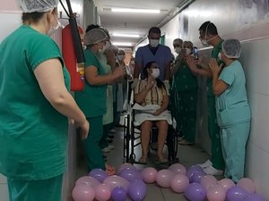[Video] Santa Mônica realiza primeira alta da UTI Materna de paciente com Covid-19
