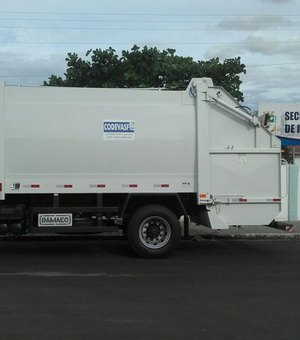 Piranhas é contemplada com caminhão coletor e compactador de lixo