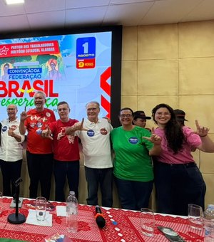 Teca Nelma participa de convenção e defende continuidade do governo Lula