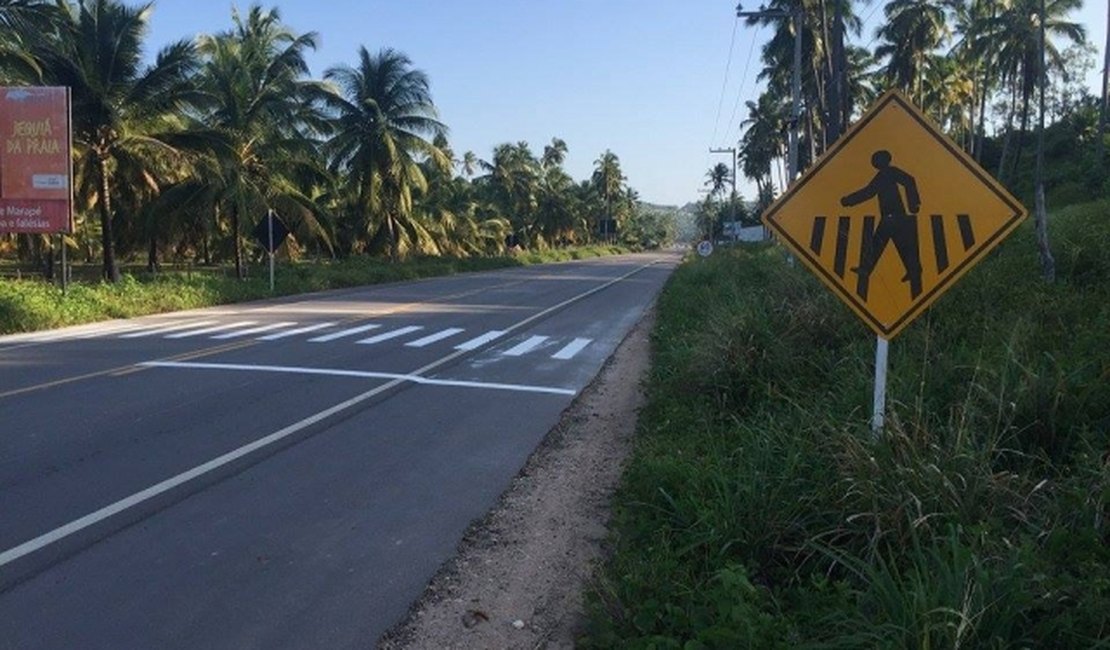 A pedido da prefeitura, DER constrói quebra-molas próximo ao acesso a Jequiá da Praia
