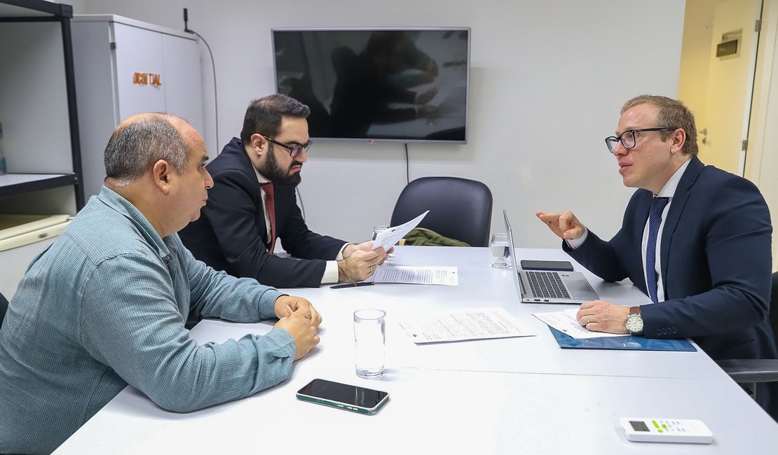 Comissão do TJ habilita casal para adoção internacional em Alagoas