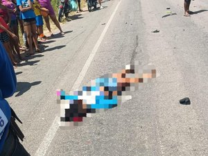 Mulher morre em acidente entre carro e moto na BR-316, em Poço das Trincheiras