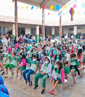 Prefeitura de Palmeira e Semede entregam nesta quinta-feira (28) kits escolares a mais de 2 mil alunos e professores