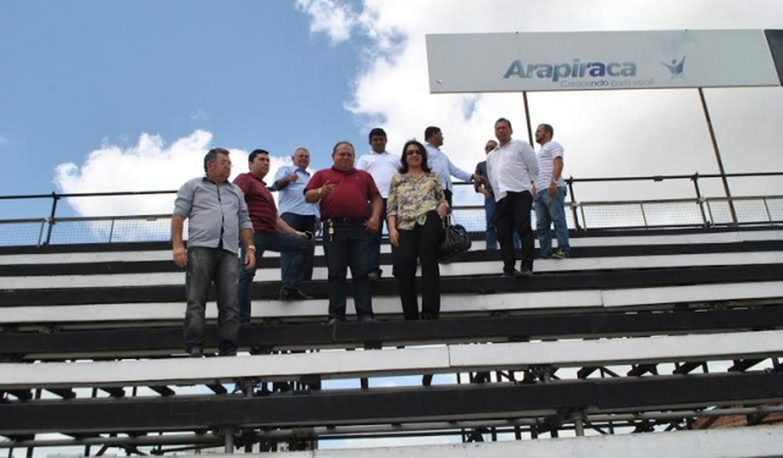 Comissão de Vereadores realiza vistoria no Estádio Municipal de Arapiraca