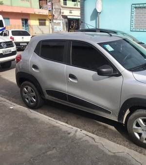Carro roubado é encontrado no Tabuleiro dos Martins