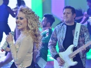 Record exibe 'Programa da Sabrina' onde Joelma anuncia saída da Calypso