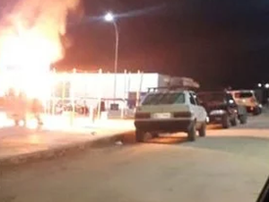 [Vídeo] Carro de churros pega fogo em Campo Alegre