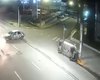 Câmera registra colisão e capotamento de carro na Avenida Gustavo Paiva