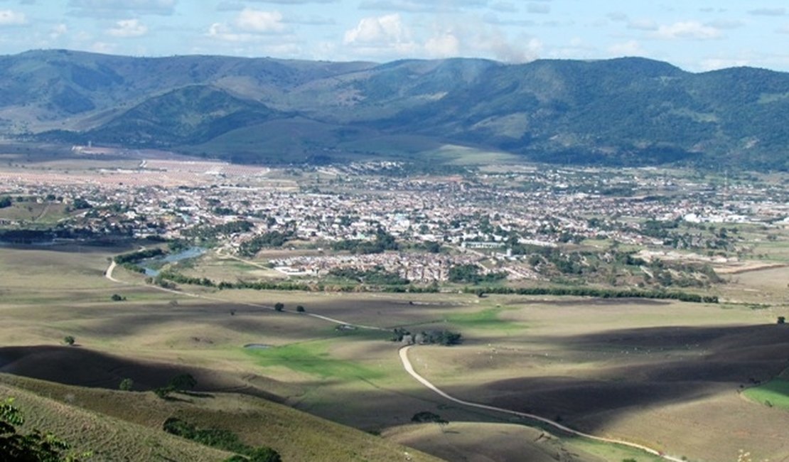 Adolescente é presa após ter dado à luz e matado o próprio filho