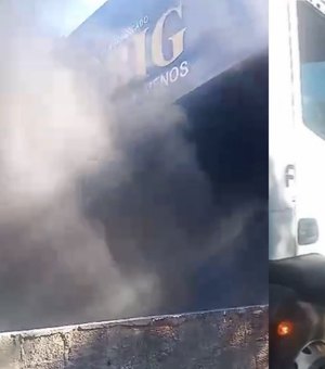 [Vídeo] Mercadinho pega fogo e incêndio é apagado por caminhão-pipa em Messias