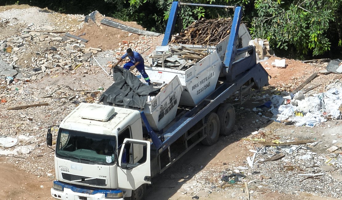 [Vídeo] Área de Proteção em Jacarecica é alvo de diversos crimes ambientais