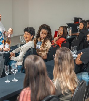 Município de Piranhas recebe carreta-escola do programa Escola do Turismo