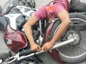 Duas motos colidem na Zona da Mata e condutores ficam gravemente feridos