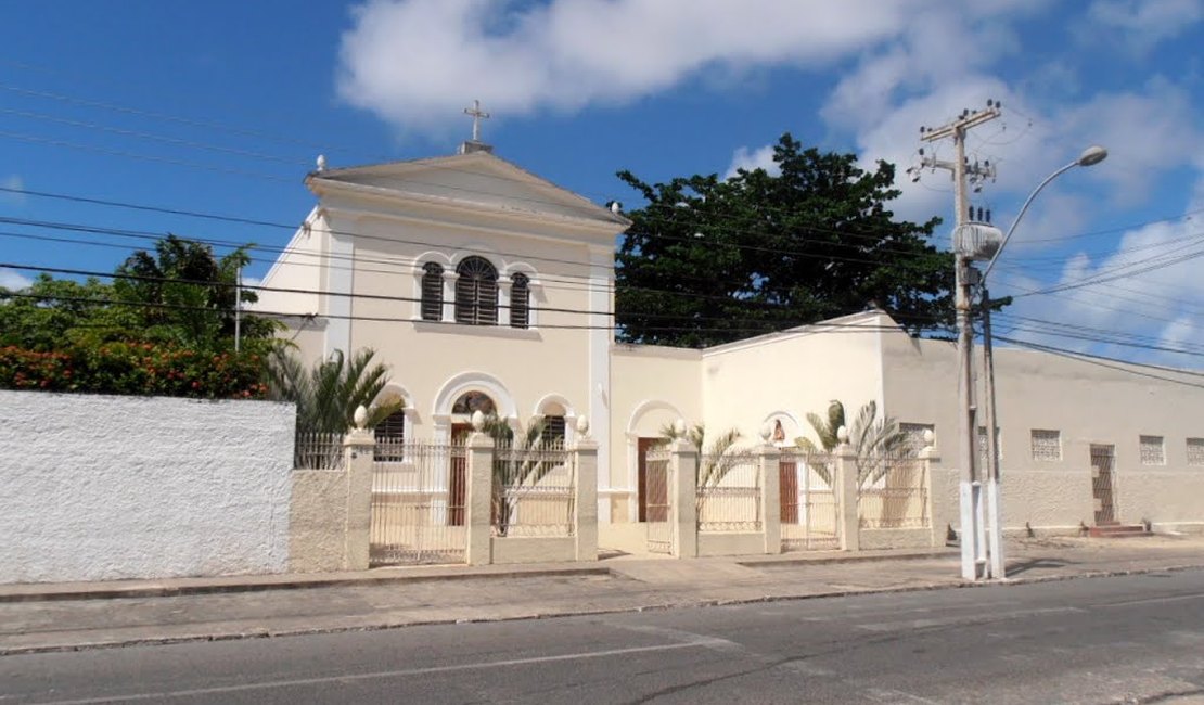 Convento dos Capuchinhos reúne devotos de Santo Antônio nesta segunda (13)